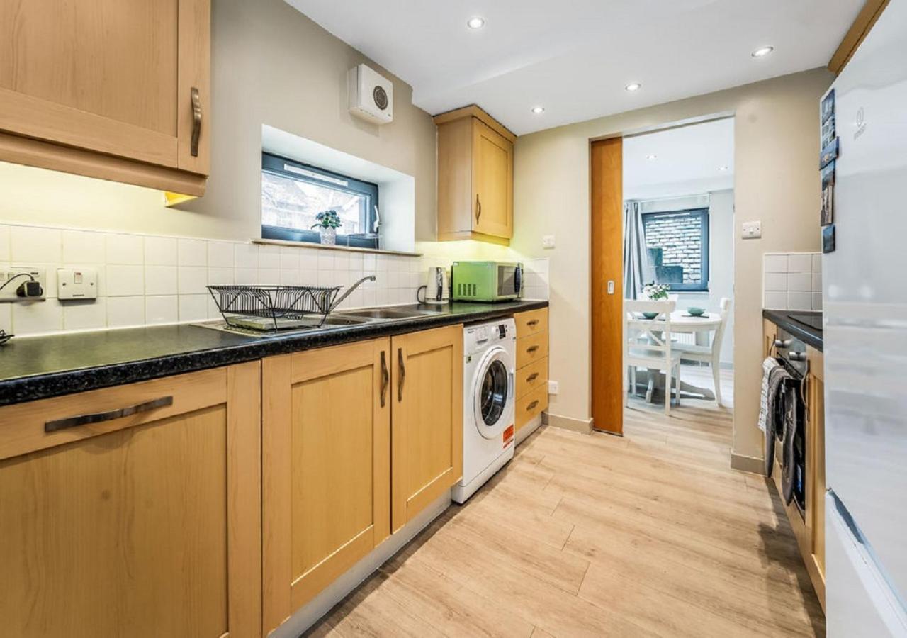 Appartement Heart Of Edinburgh's Old Town - Modern 2 Bedroom & Lift - Old Fishmarket Close. *